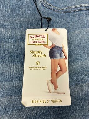 Signature by Levi Strauss Gold Light Blue High Rise Denim Shorts 24/W37